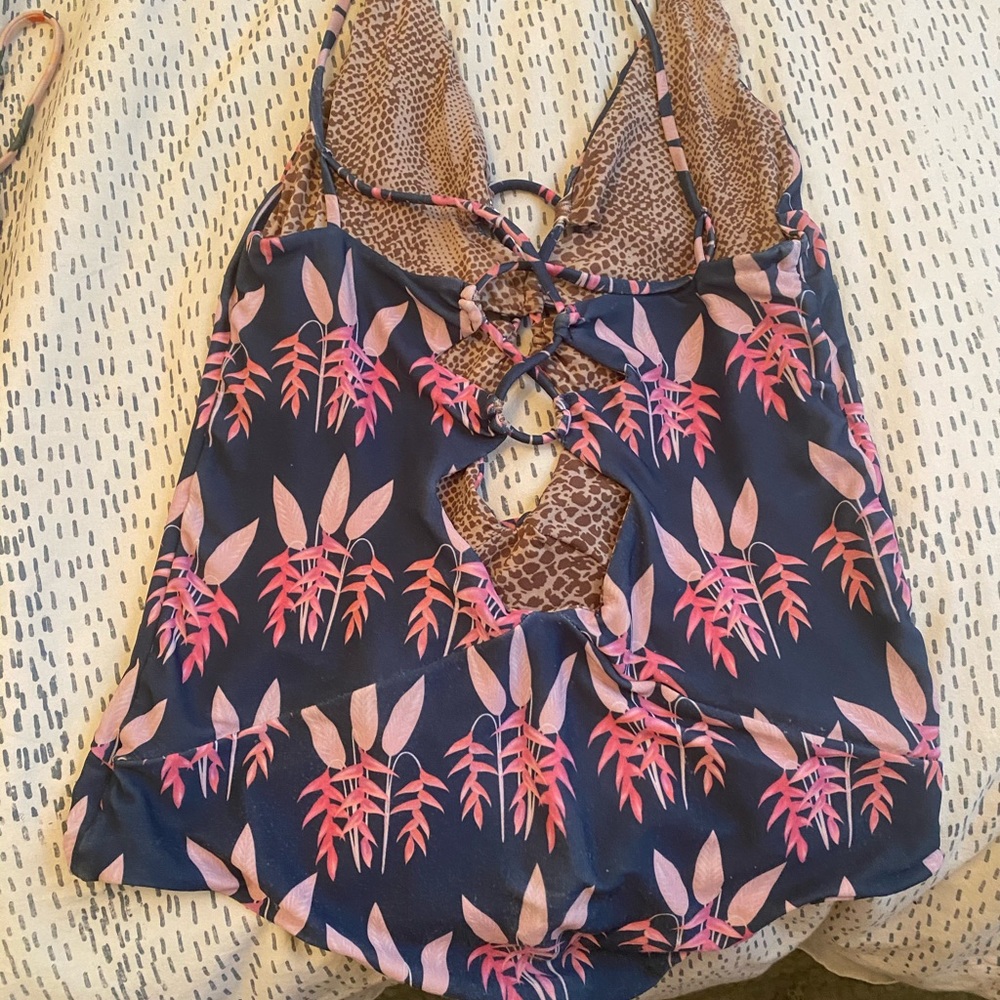 acacia Kokomo size medium